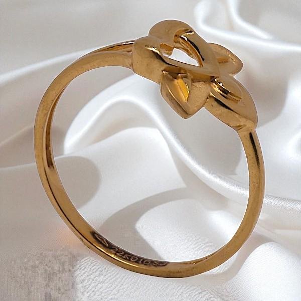 Womens Ring- 2.060g