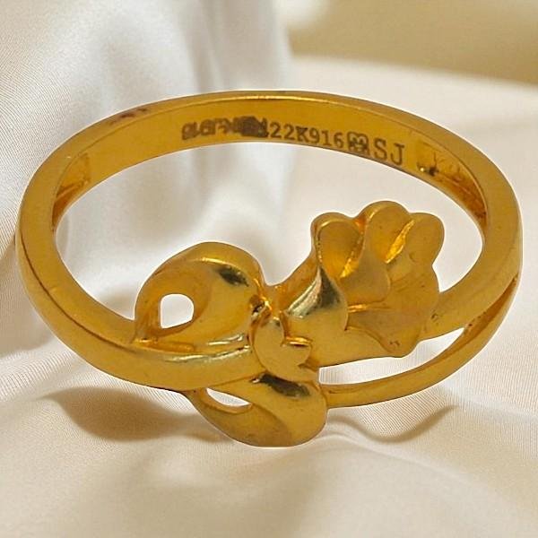 Womens Ring - 3.080g