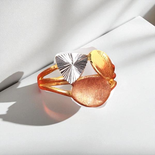 Womens Ring - 3.530g