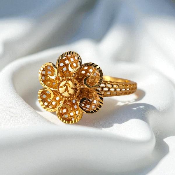 Womens Ring - 3.450g