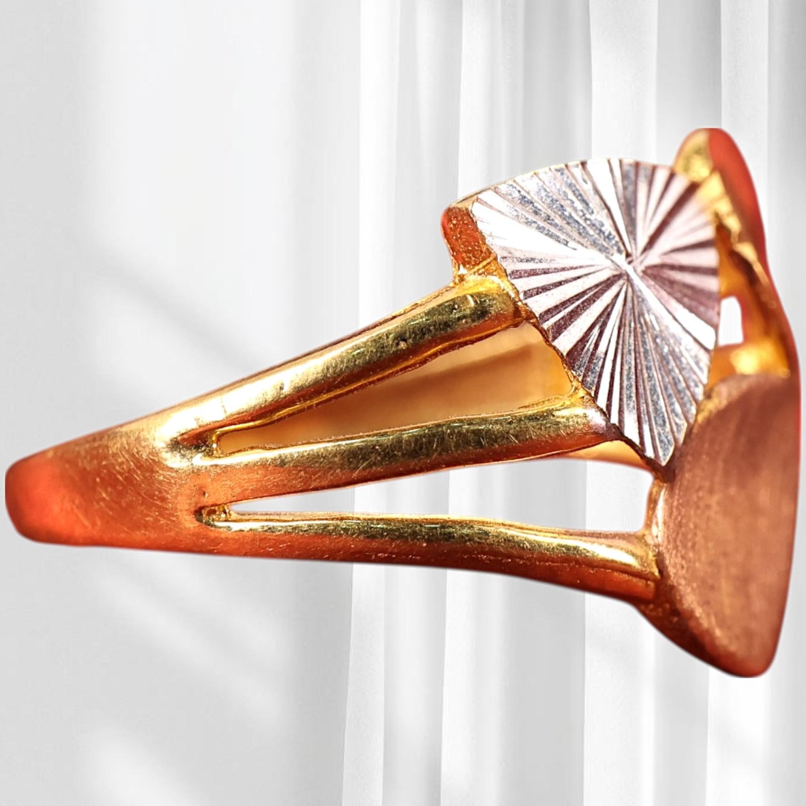 Womens Ring - 3.530g