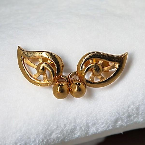 Gold stud