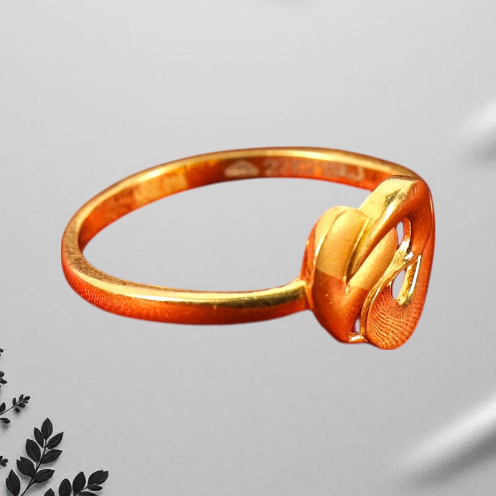 Womens Ring - 2.100g