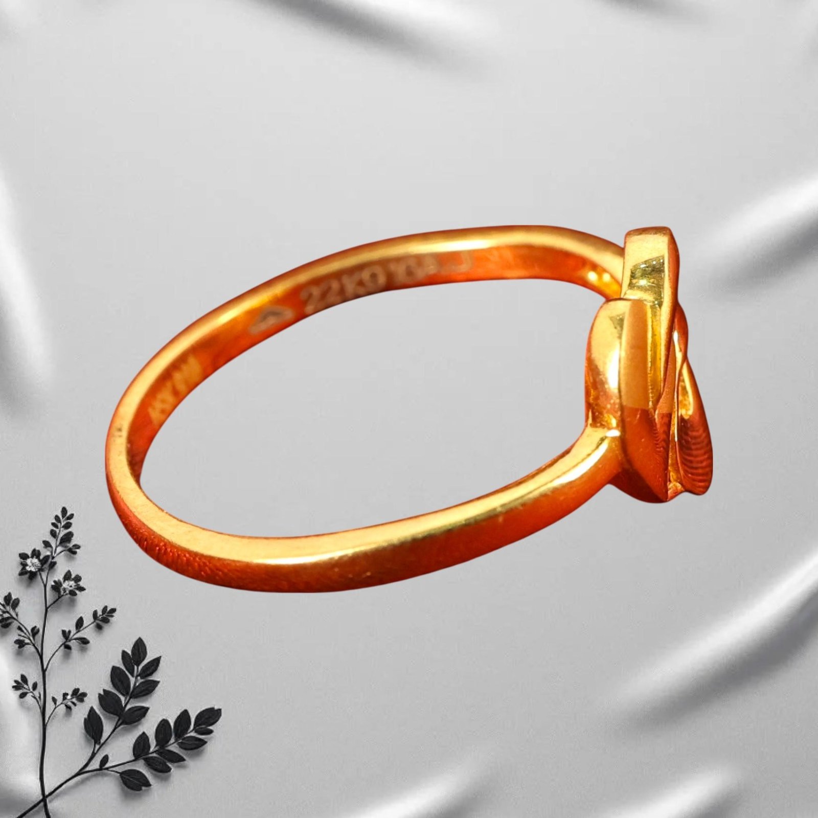 Womens Ring - 2.100g