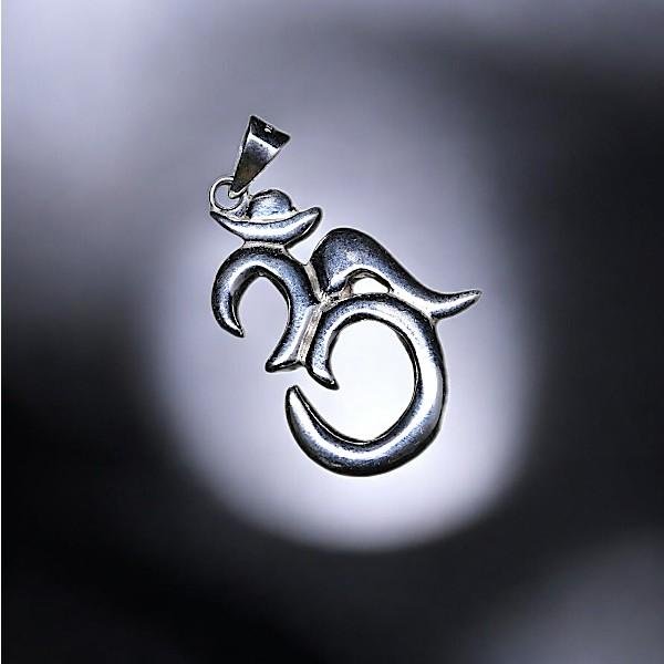 Silver oom locket